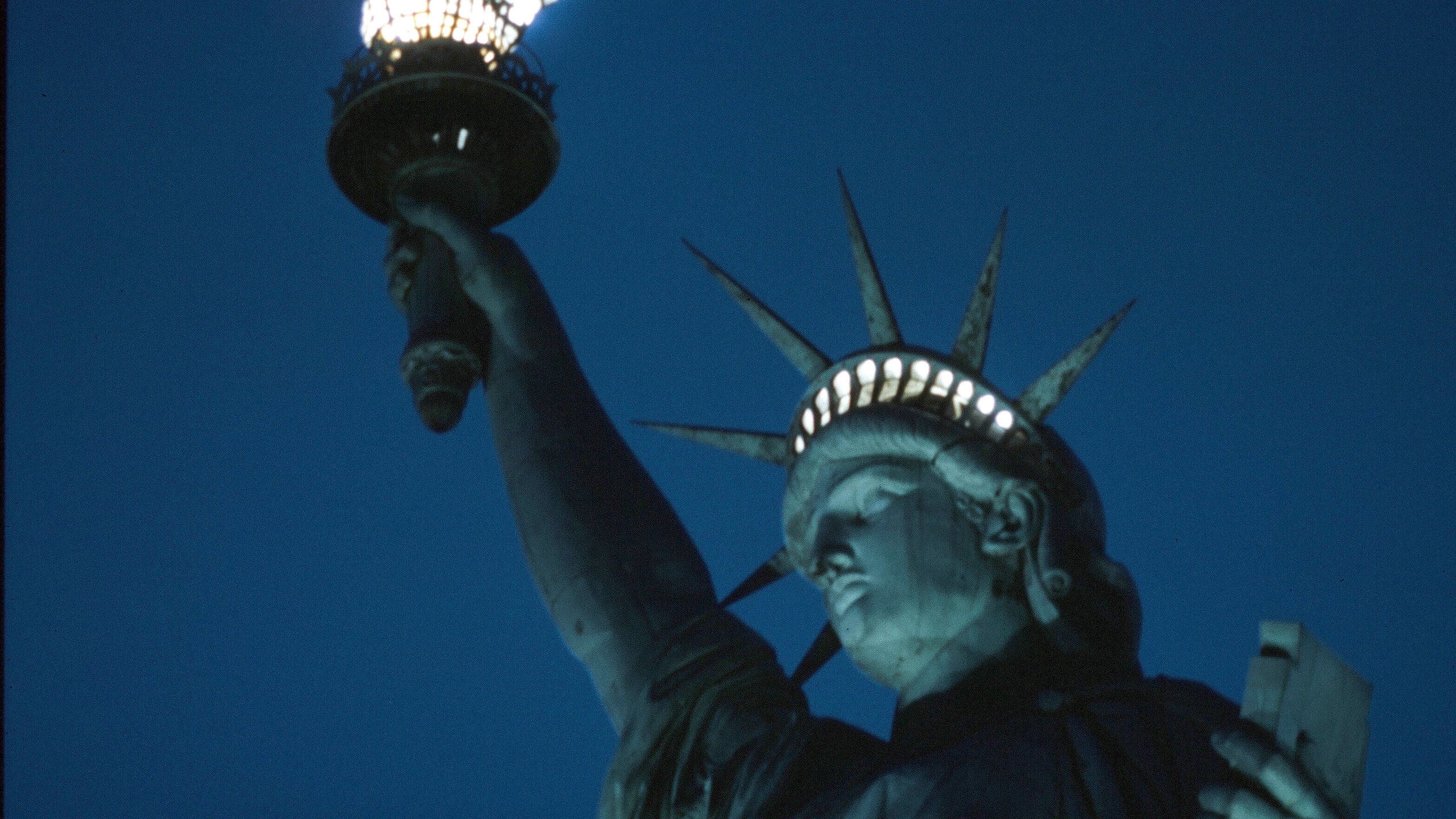 Detail Image Of The Statue Of Liberty Nomer 44