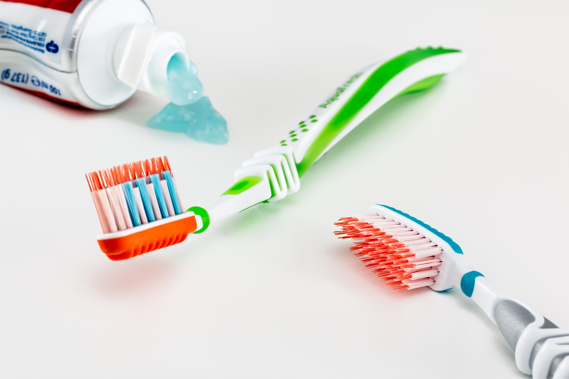 Detail Image Of Toothbrush And Toothpaste Nomer 15