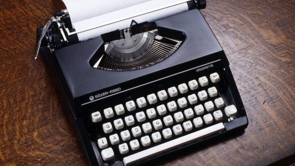 Detail Image Of Typewriter Nomer 14