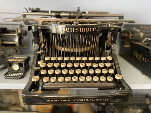 Detail Image Of Typewriter Nomer 20