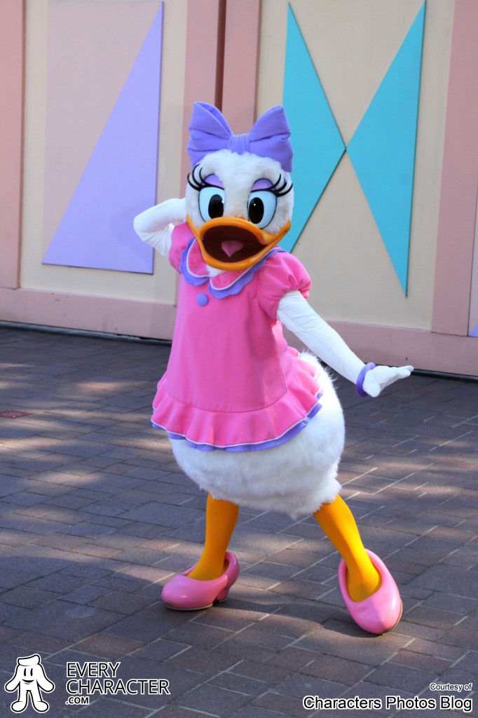 Detail Images Daisy Duck Nomer 28