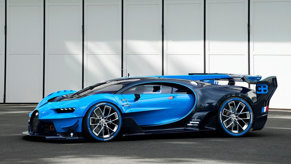 Detail Images Of A Bugatti Car Nomer 34