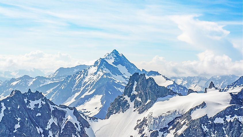 Detail Images Of A Mountain Nomer 22
