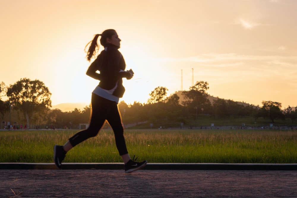 Detail Images Of A Person Running Nomer 22