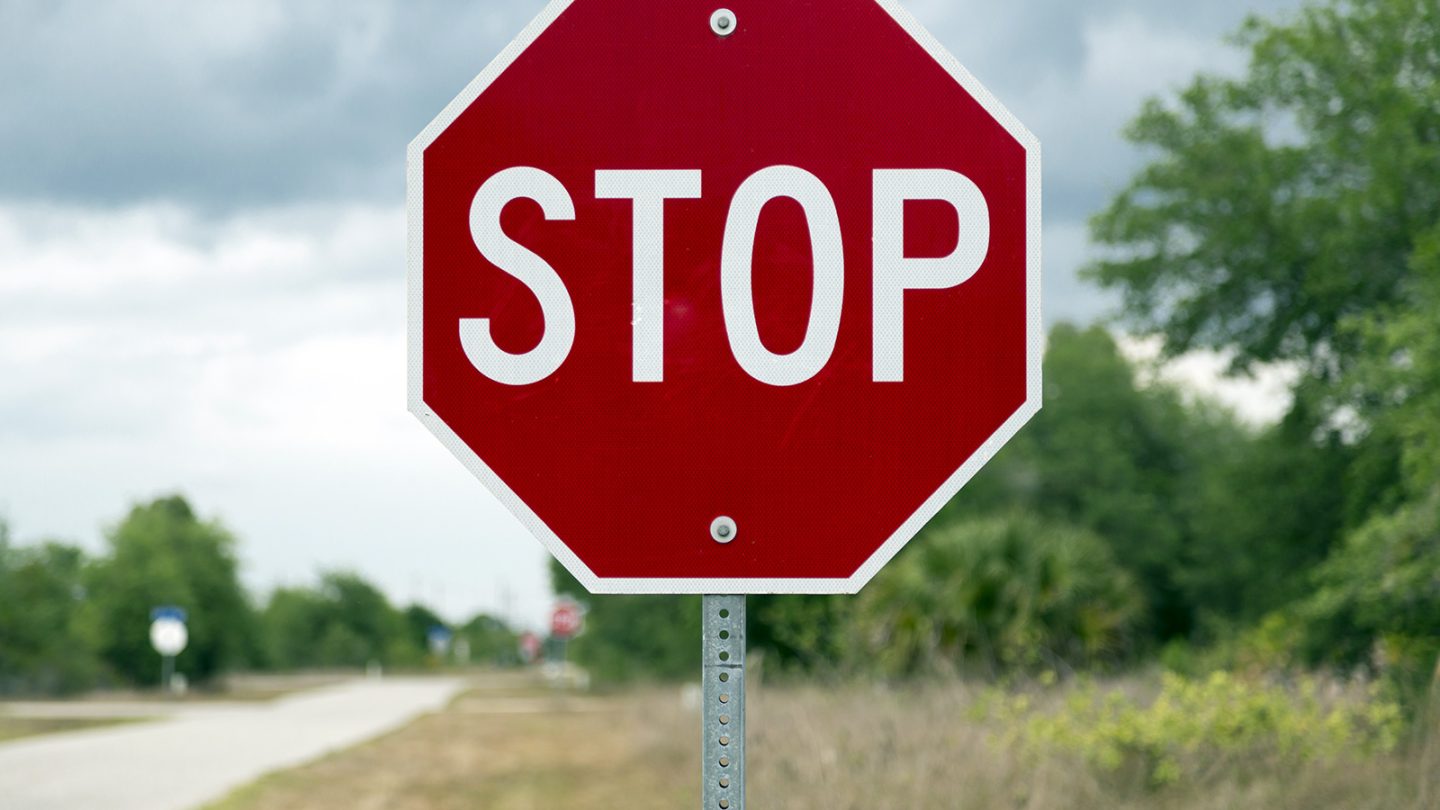 Detail Images Of A Stop Sign Nomer 9
