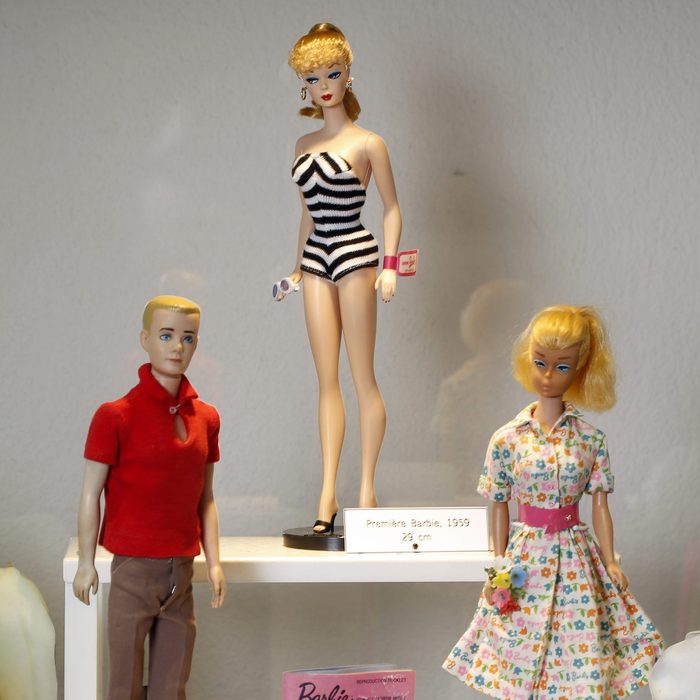 Detail Images Of Barbie Dolls Nomer 47