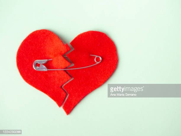 Detail Images Of Broken Heart Nomer 15