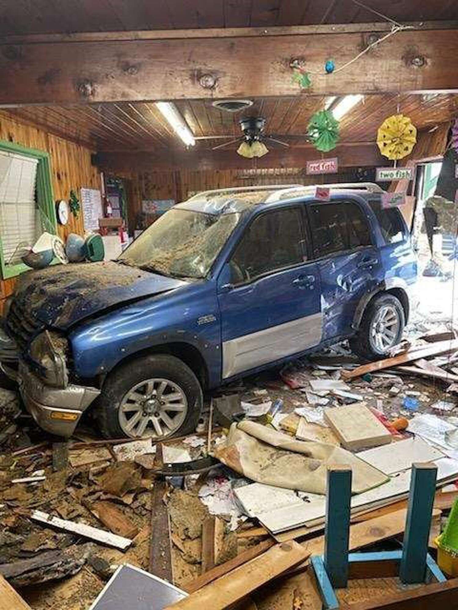 Detail Images Of Car Crashes Nomer 20