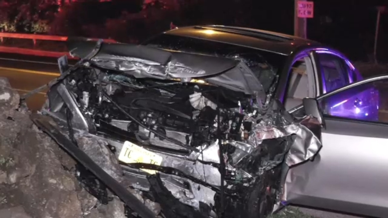 Detail Images Of Car Crashes Nomer 33
