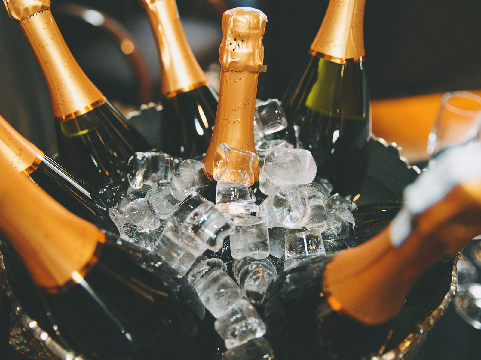 Detail Images Of Champagne Bottles Nomer 3