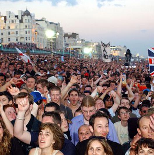 Detail Images Of Crowds Nomer 22