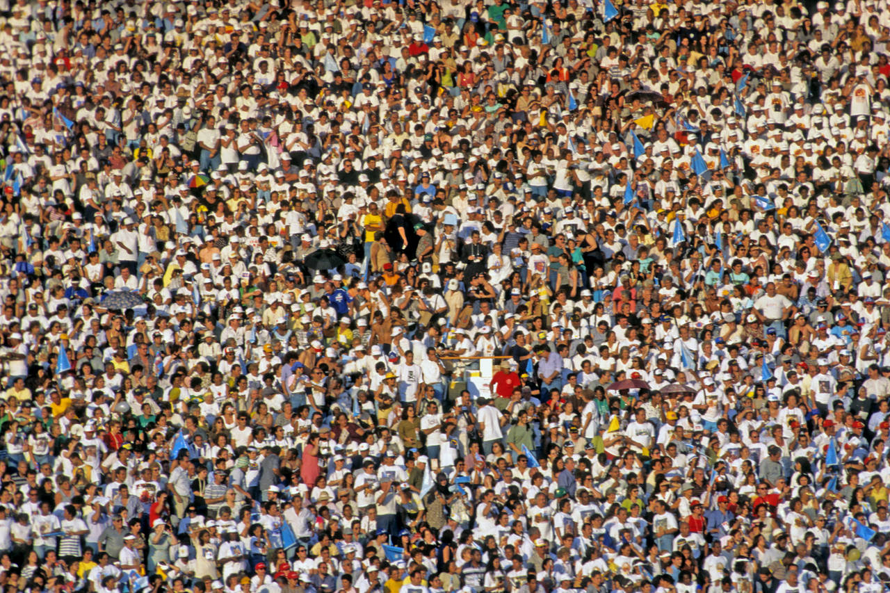 Detail Images Of Crowds Nomer 30