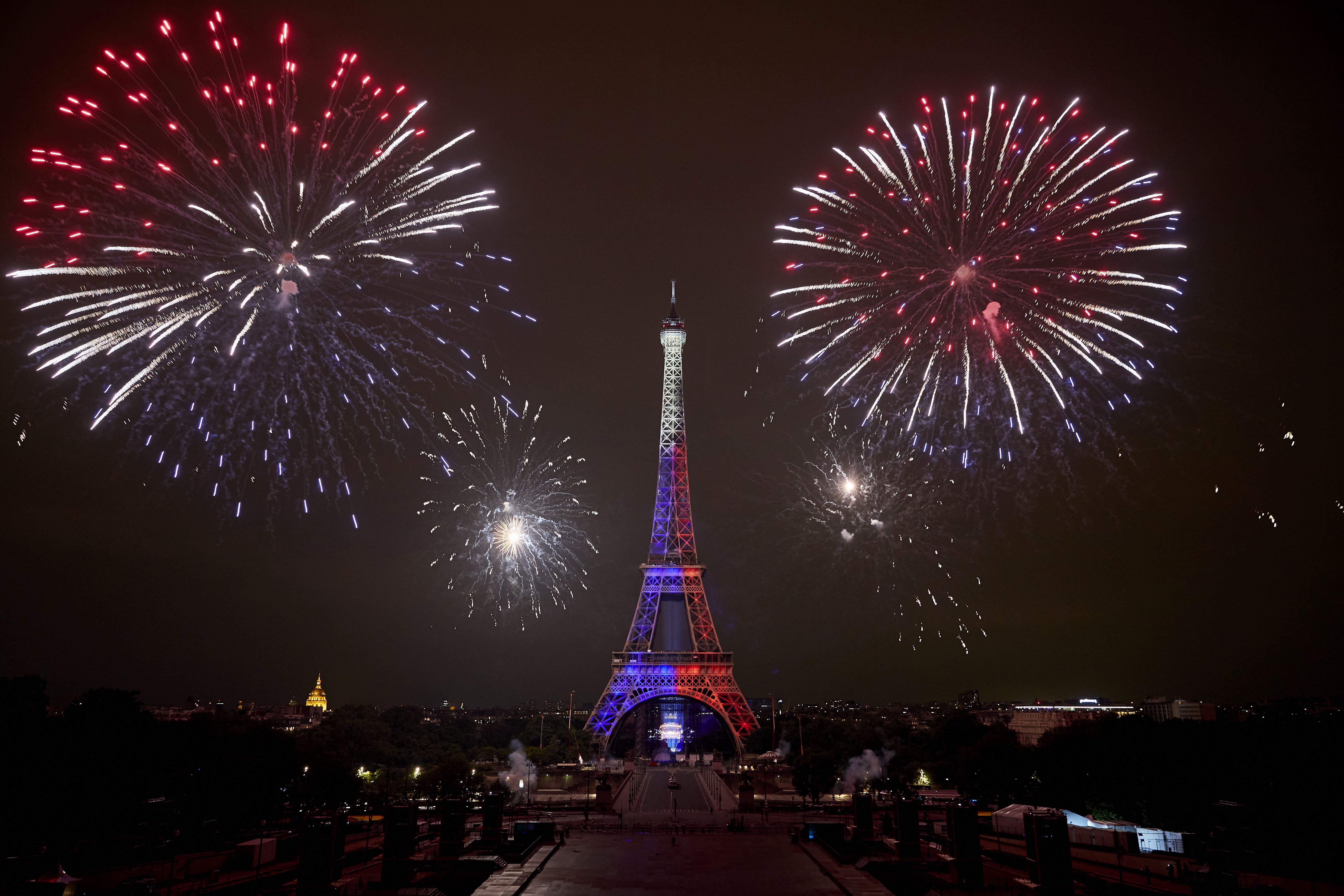 Detail Images Of Eiffel Tower Nomer 12