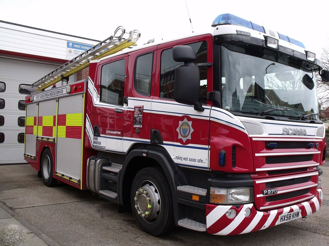 Detail Images Of Fire Trucks Nomer 29