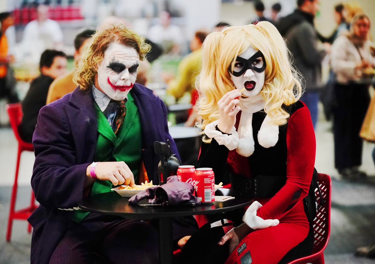 Detail Images Of Harley Quinn And The Joker Nomer 16