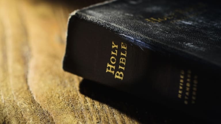 Detail Images Of Holy Bible Nomer 37
