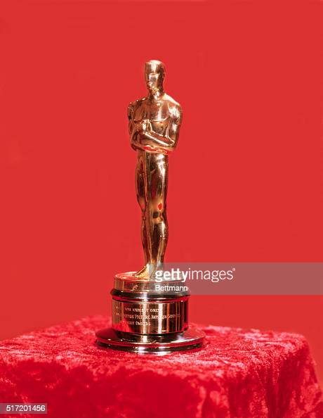 Detail Images Of Oscar Statuette Nomer 51