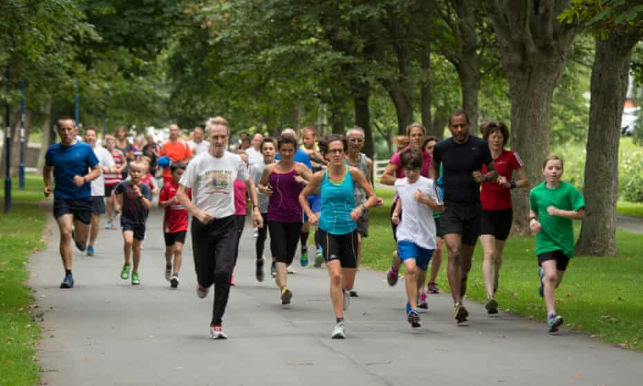 Detail Images Of People Running Nomer 15