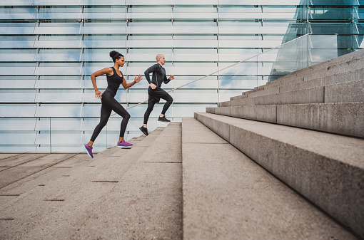 Detail Images Of People Running Nomer 34
