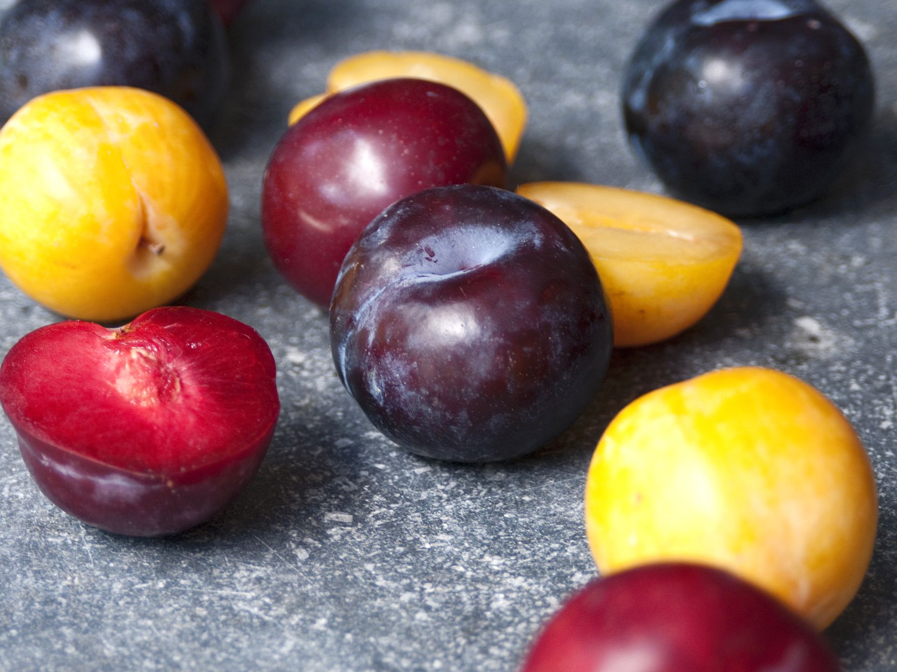 Detail Images Of Plums Nomer 9