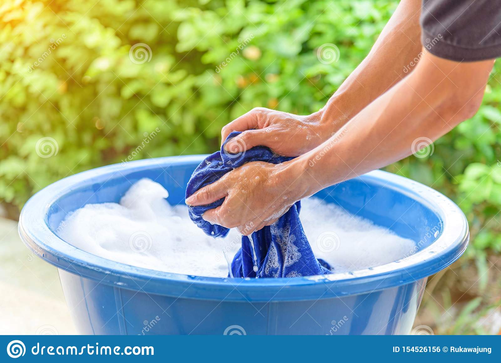 Detail Images Of Washing Clothes Nomer 24