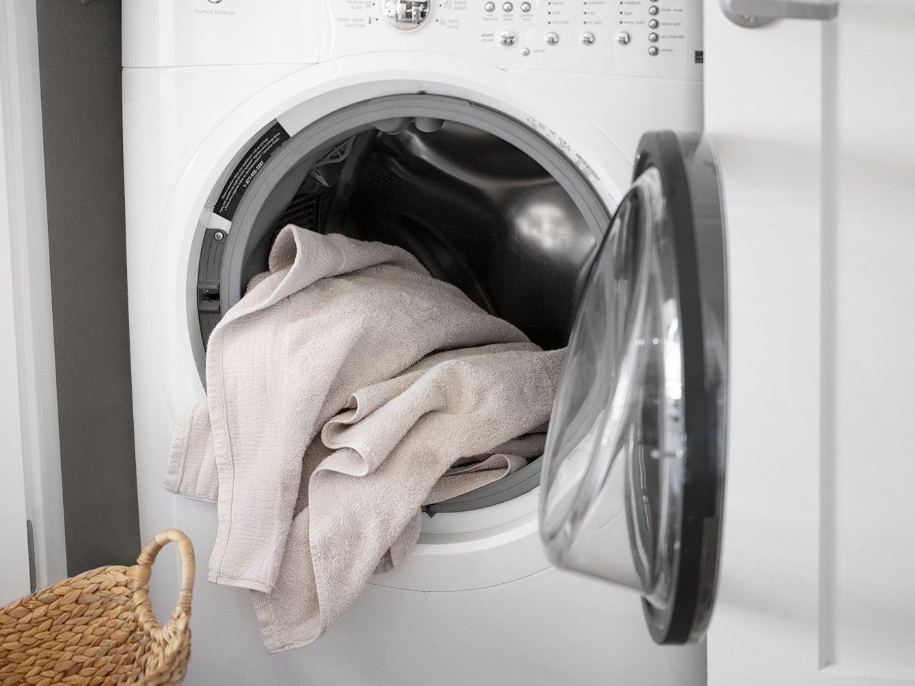 Detail Images Of Washing Clothes Nomer 42