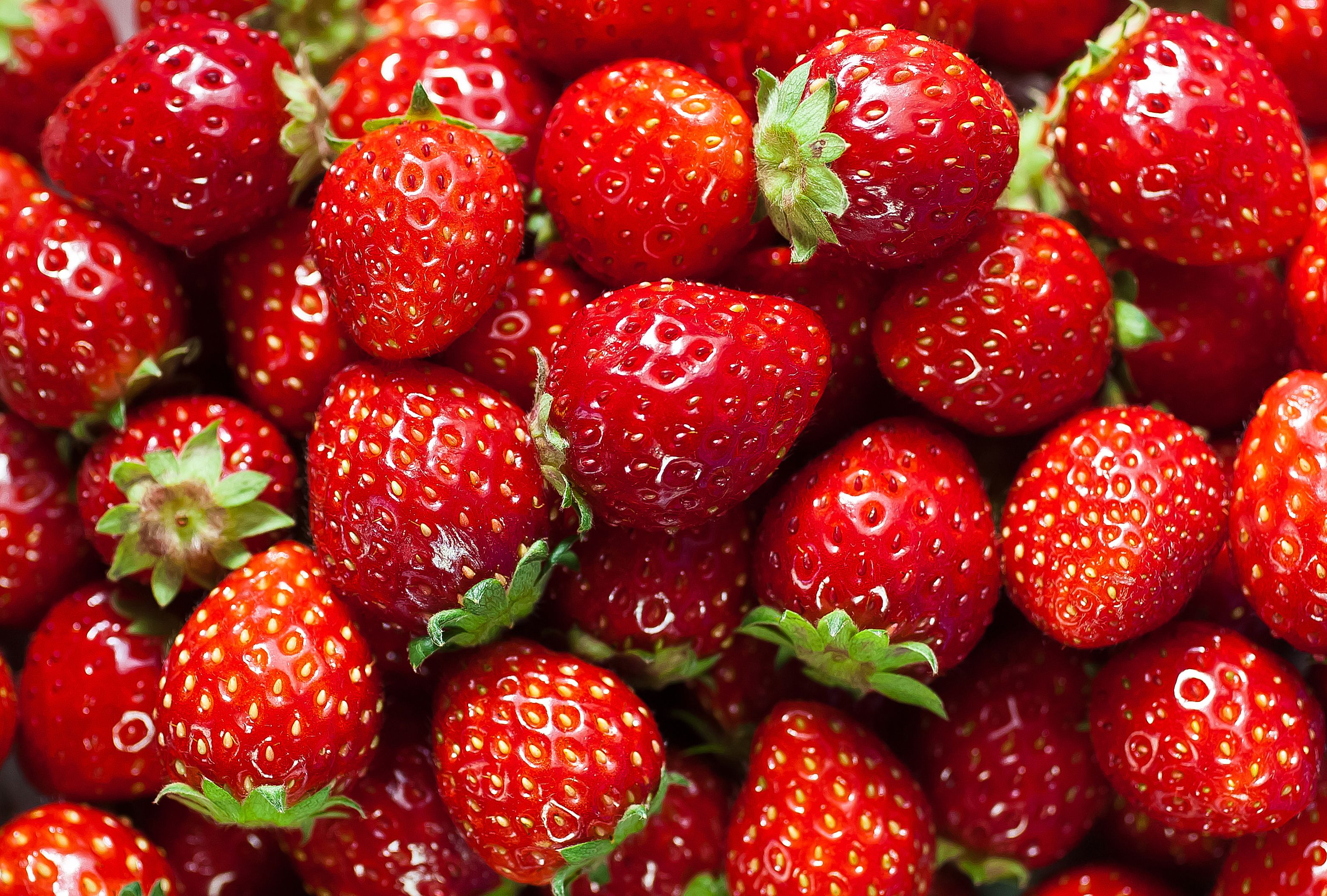 Detail Images Strawberries Nomer 6