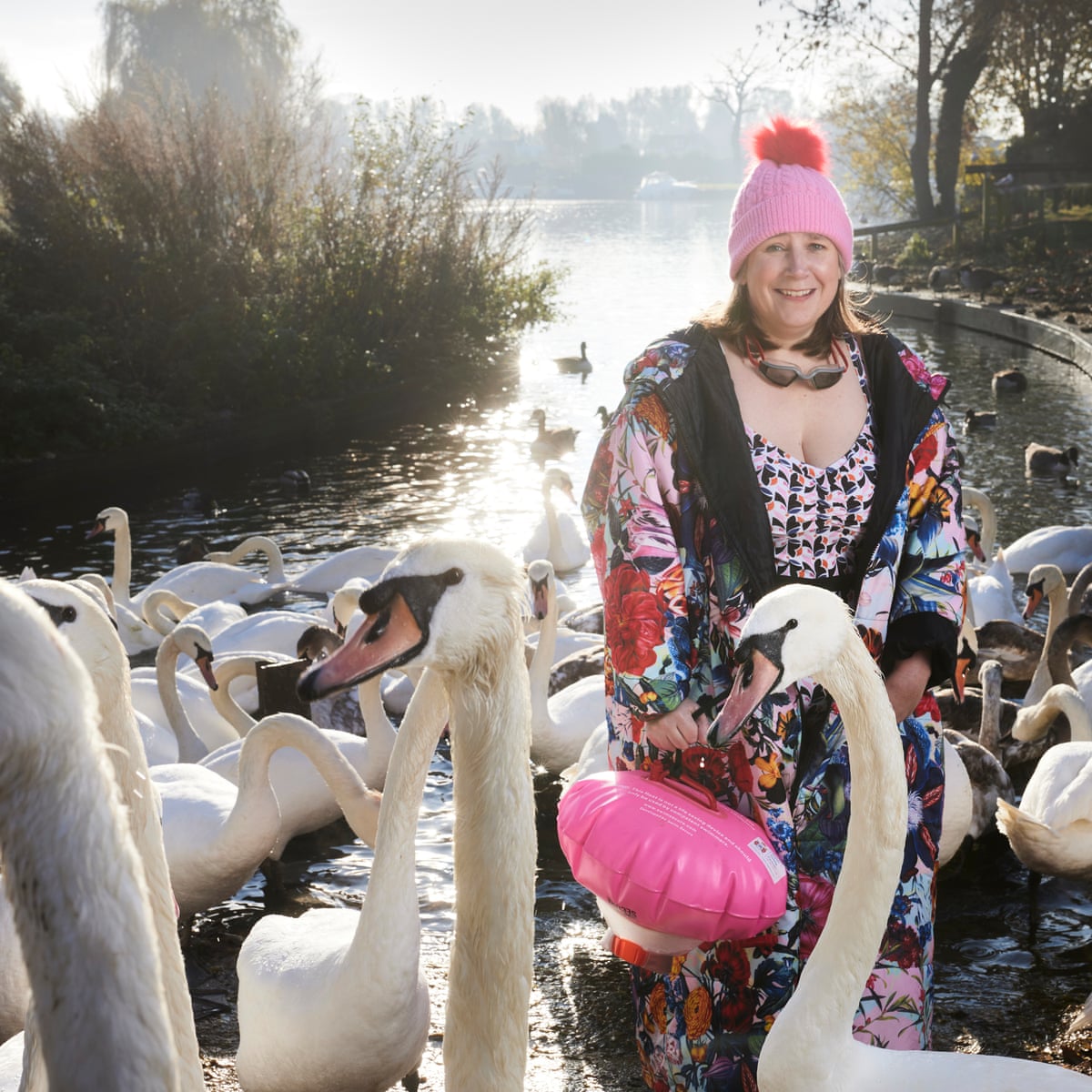 Detail Images Swans Nomer 33