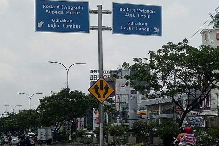 Detail Impian Gambar Orang Bingung Melihat Pertigaan Jalan Nomer 47