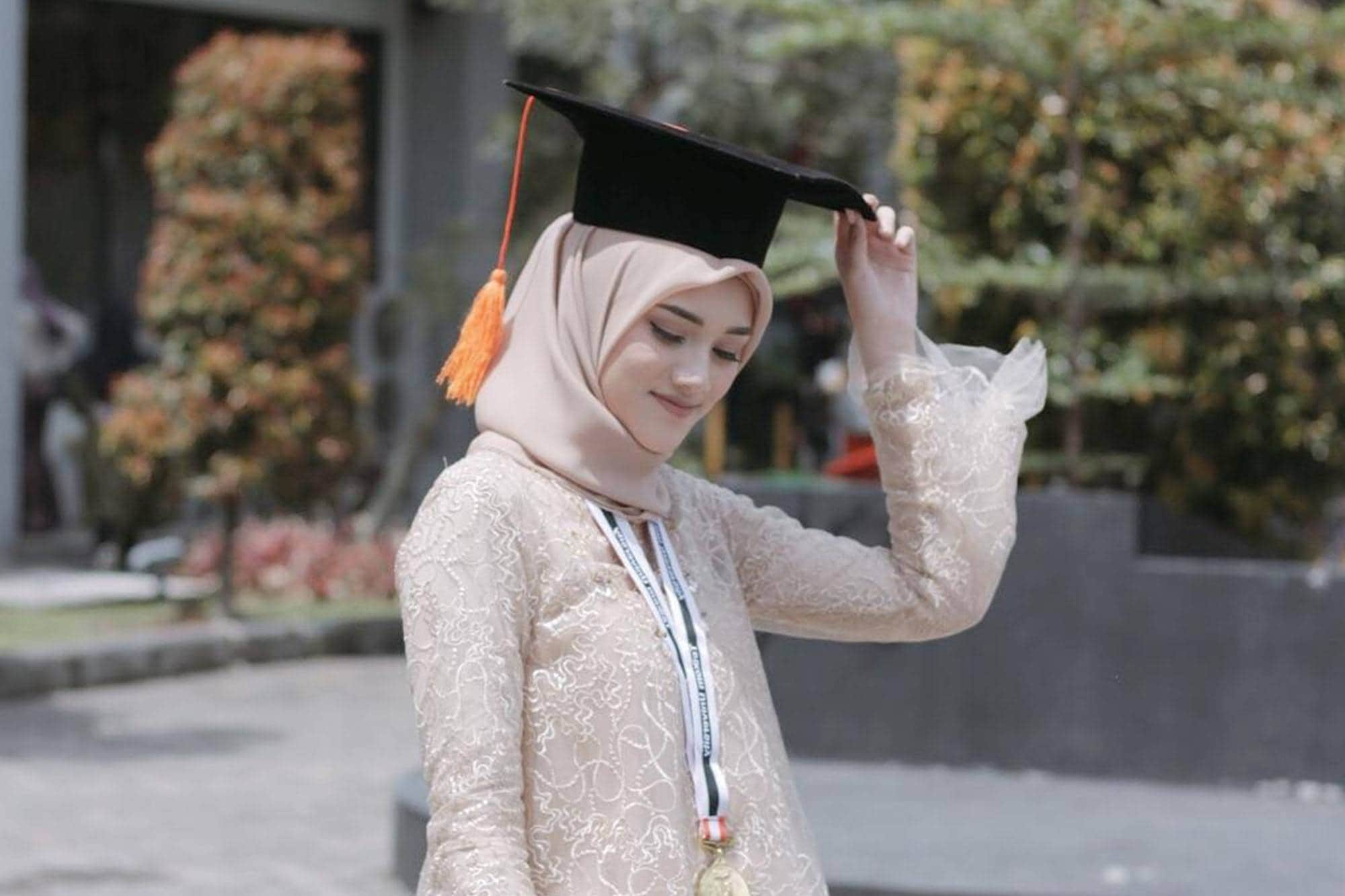 Detail Inspirasi Hijab Wisuda Nomer 34