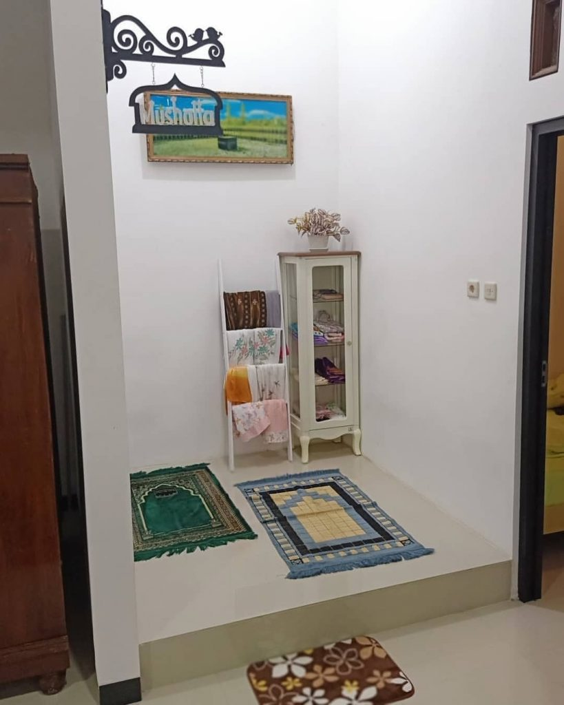 Detail Inspirasi Mushola Kecil Dalam Rumah Nomer 12