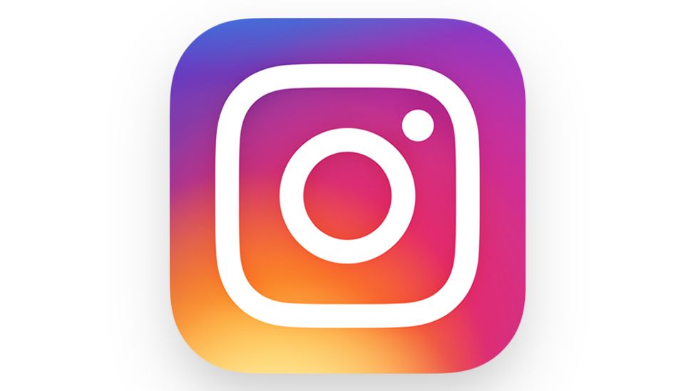 Detail Instagram Logo Psd Nomer 17
