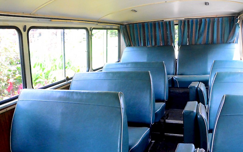 Detail Interior Bus Jadul Nomer 7