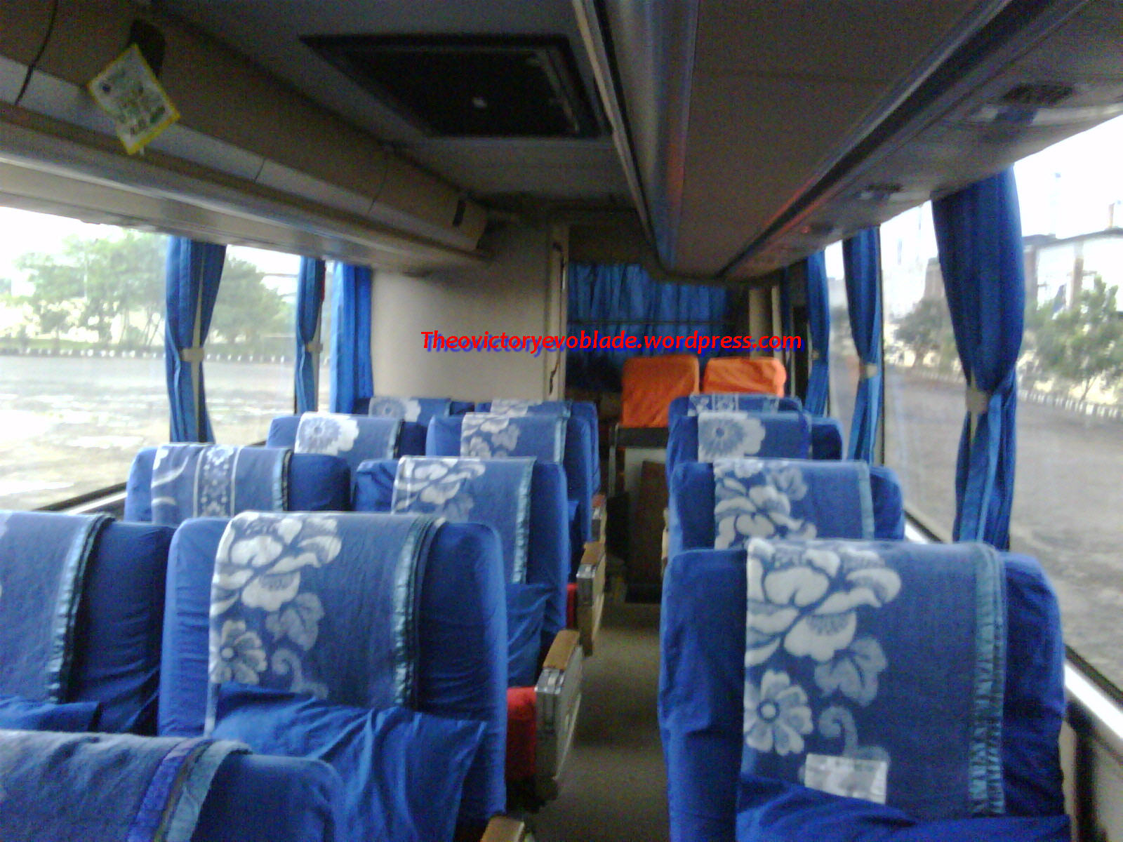 Detail Interior Bus Jadul Nomer 10