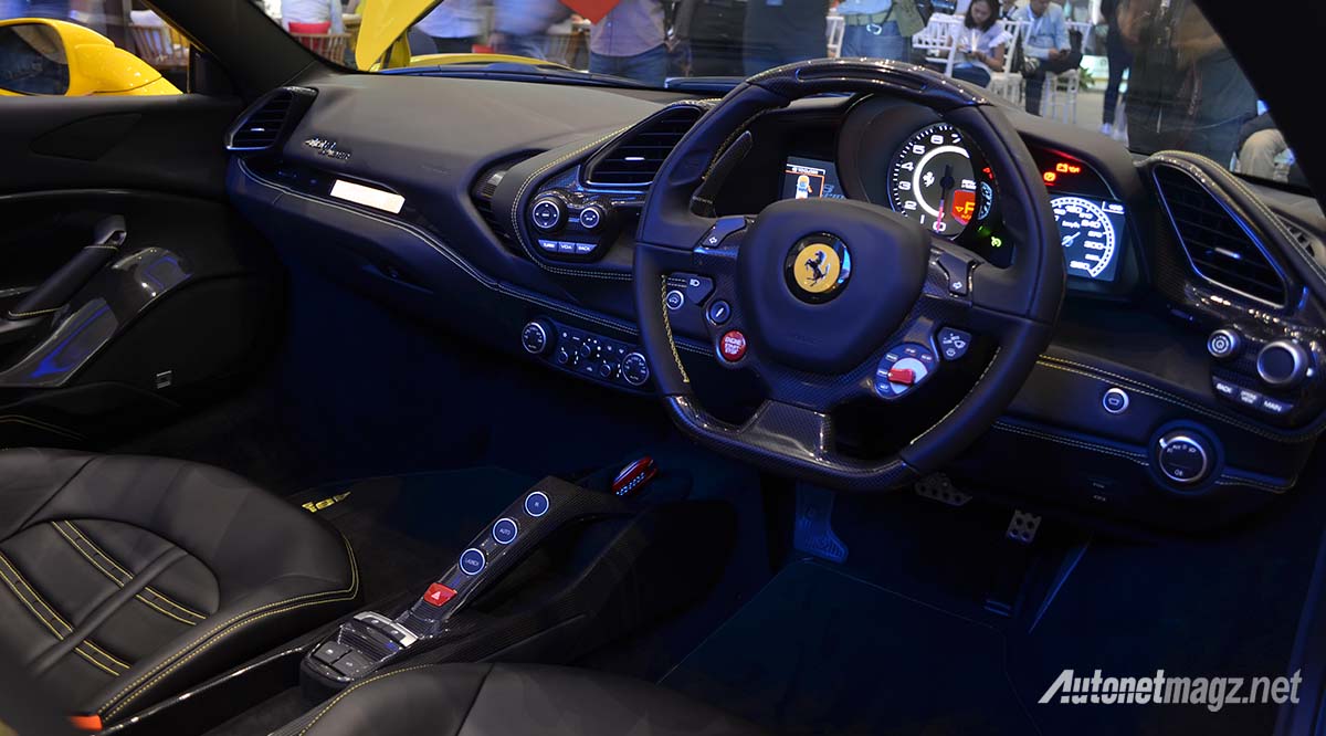 Detail Interior Mobil Ferrari Nomer 11