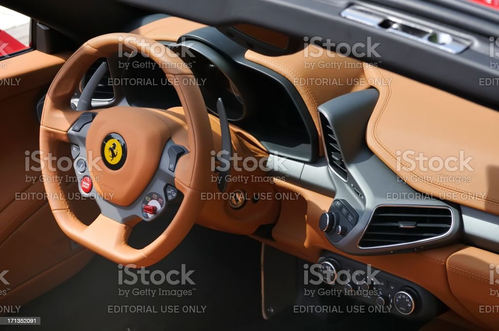 Detail Interior Mobil Ferrari Nomer 40