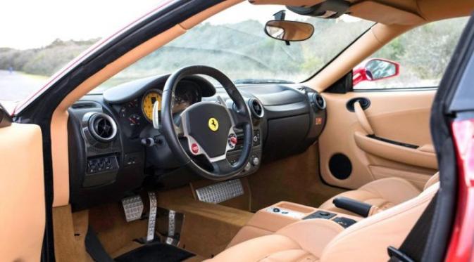 Detail Interior Mobil Ferrari Nomer 46