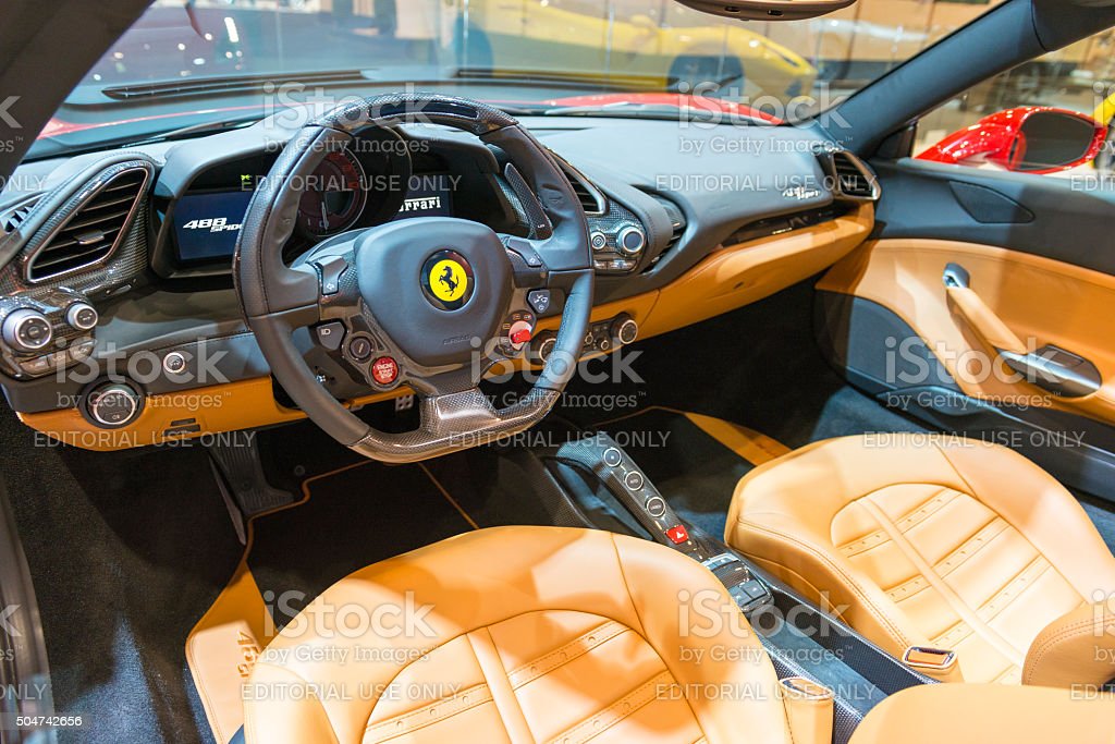 Detail Interior Mobil Ferrari Nomer 8