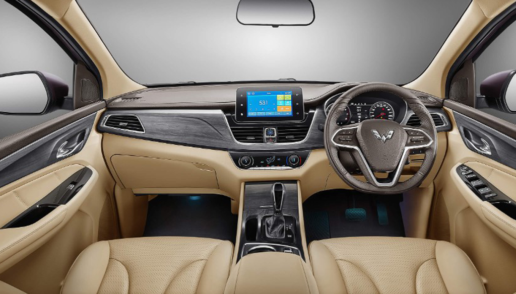 Detail Interior Mobil Sedan Nomer 5