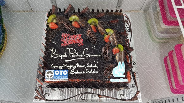 Detail Desain Kue Ulang Tahun Kotak Nomer 23