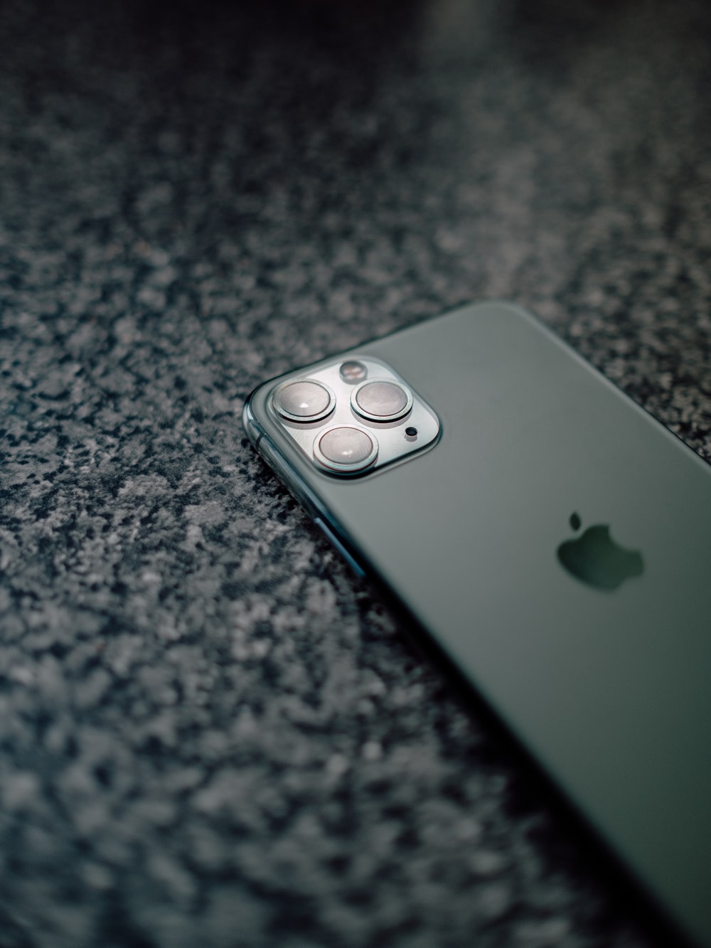 Detail Iphone 11 Pro Wallpaper Hd Nomer 13