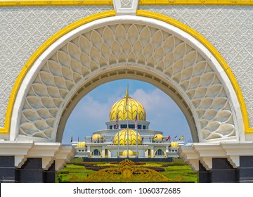 Detail Istana Negara Vector Nomer 39