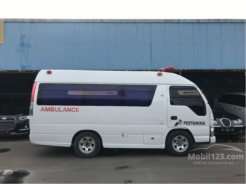 Detail Isuzu Elf Ambulance Nomer 45