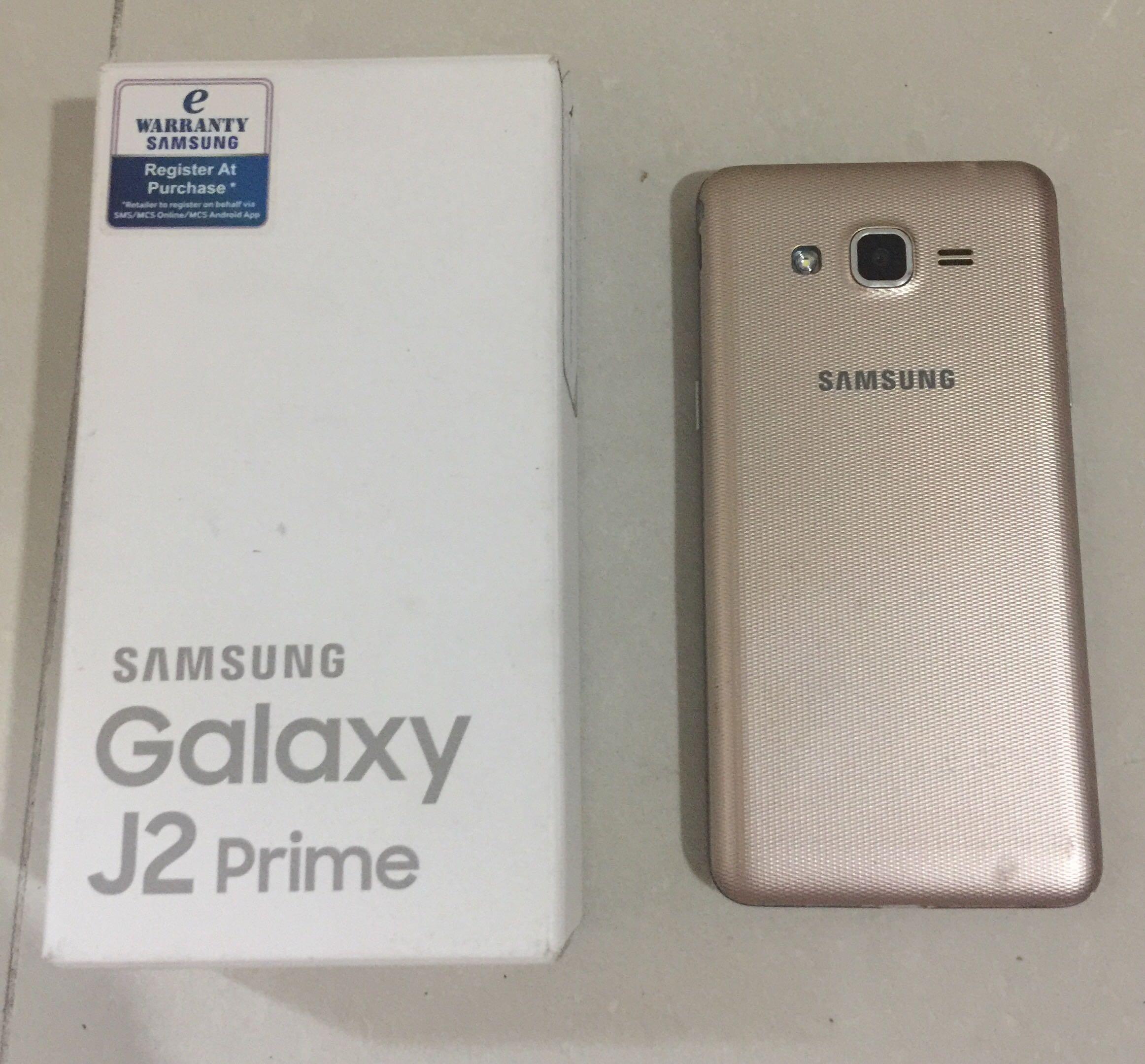 Detail J2 Prime Metallic Gold Nomer 20