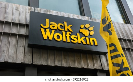Detail Jack Wolfskin Logo Nomer 34