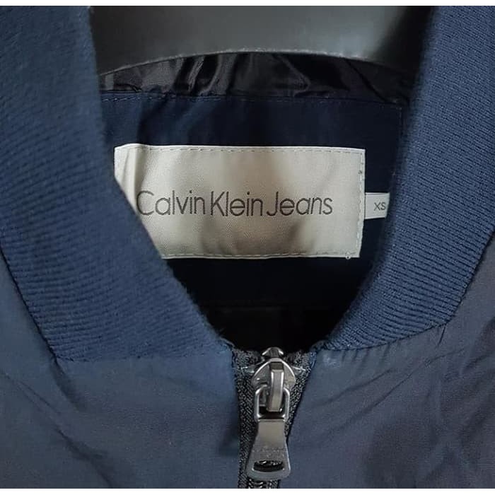 Detail Jaket Calvin Klein Nomer 11