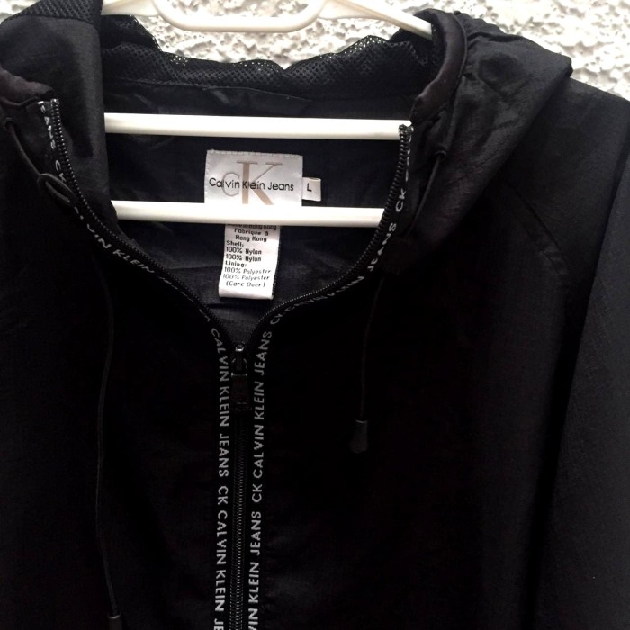 Detail Jaket Calvin Klein Nomer 4