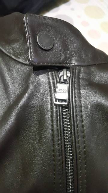 Detail Jaket Kulit Hugo Boss Original Nomer 4