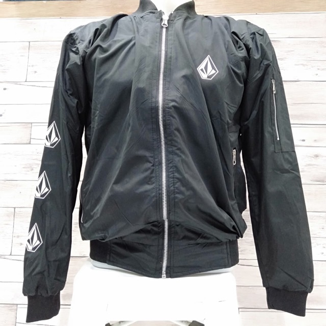 Detail Jaket Kulit Volcom Nomer 35