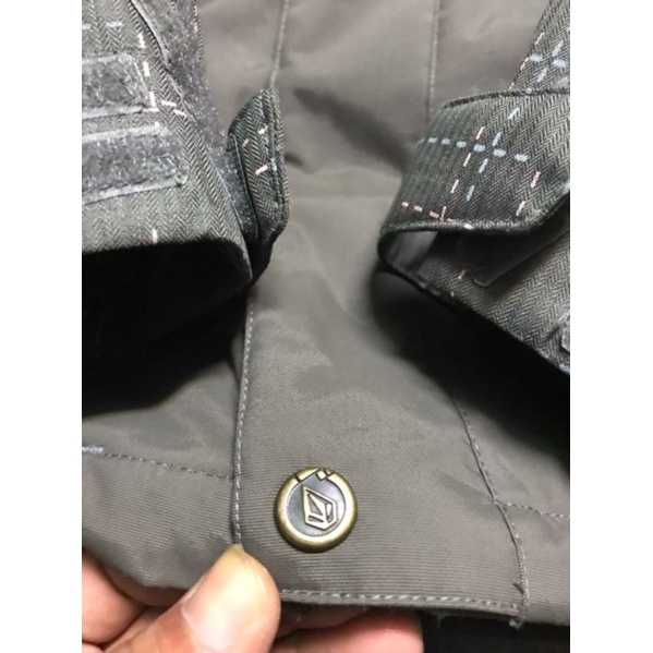 Detail Jaket Kulit Volcom Nomer 39